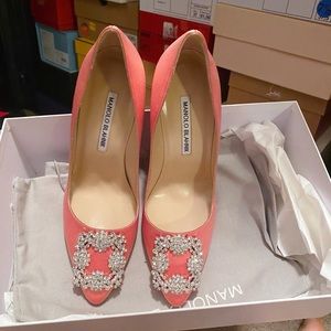 Sold!~~Wonderful Silk Jewel Button Women‘s Shoes